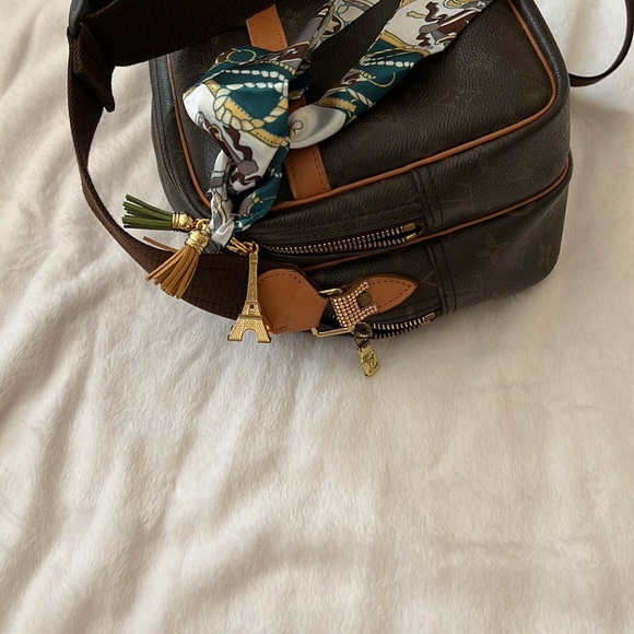 Louis Vuitton Reporter PM bag shoulder straps 11.5x8x4.5 good used condition - Picture 7 of 16